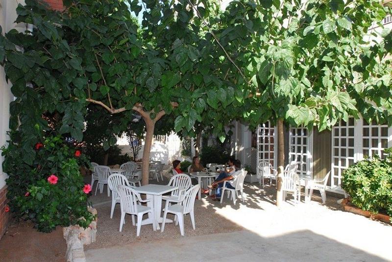 Hotel Restaurant Llansola Sant Carlos de la Ràpita Exterior foto